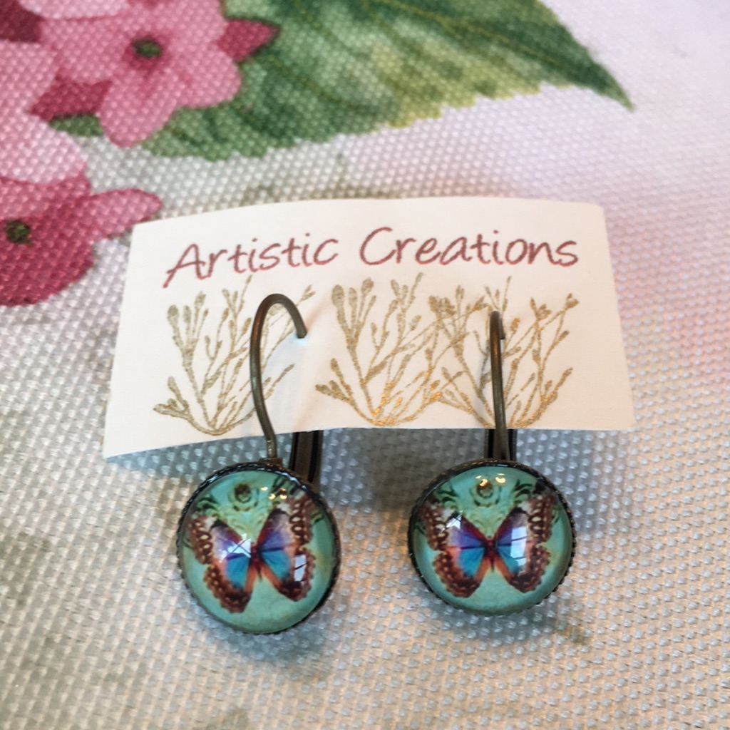 Butterfly Glass Cabashon Pierced Earrings Nwt